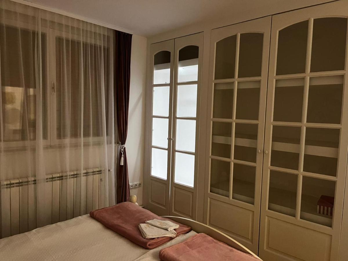 Apartman Gold Maris Lägenhet Karlovac Exteriör bild