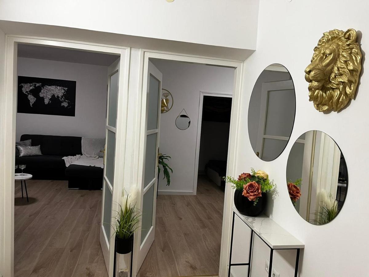Apartman Gold Maris Lägenhet Karlovac Exteriör bild