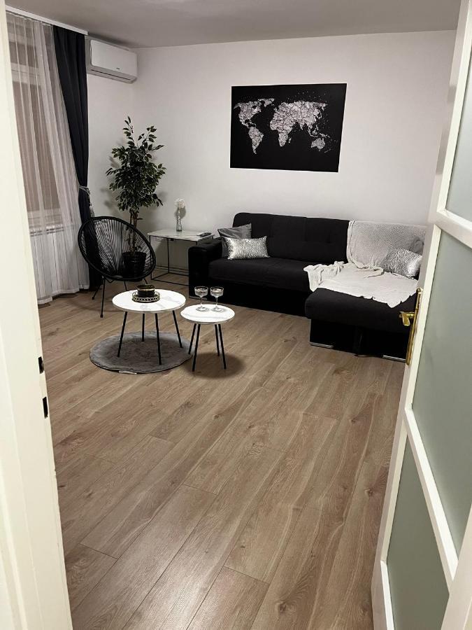 Apartman Gold Maris Lägenhet Karlovac Exteriör bild